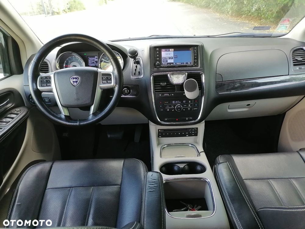 Lancia Voyager 2.8CRD Platinum - 7
