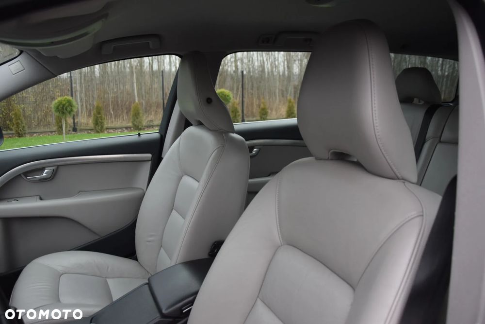 Volvo V70 2.5T Summum - 25