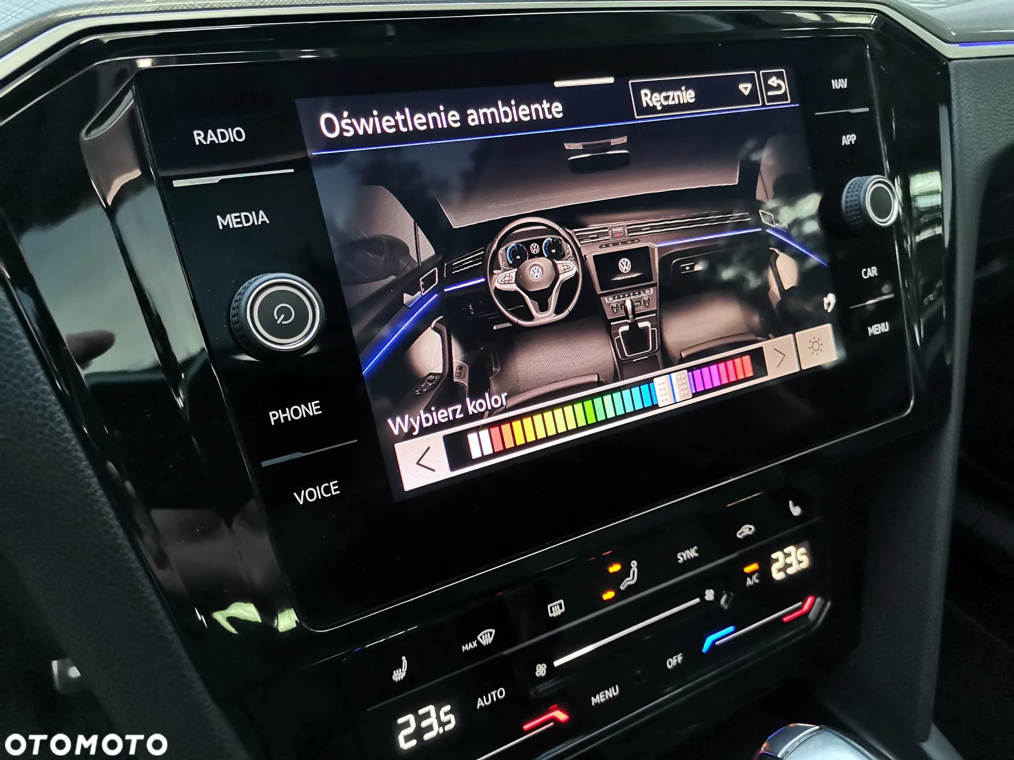 Volkswagen Passat Variant 2.0 TDI SCR DSG Elegance - 20