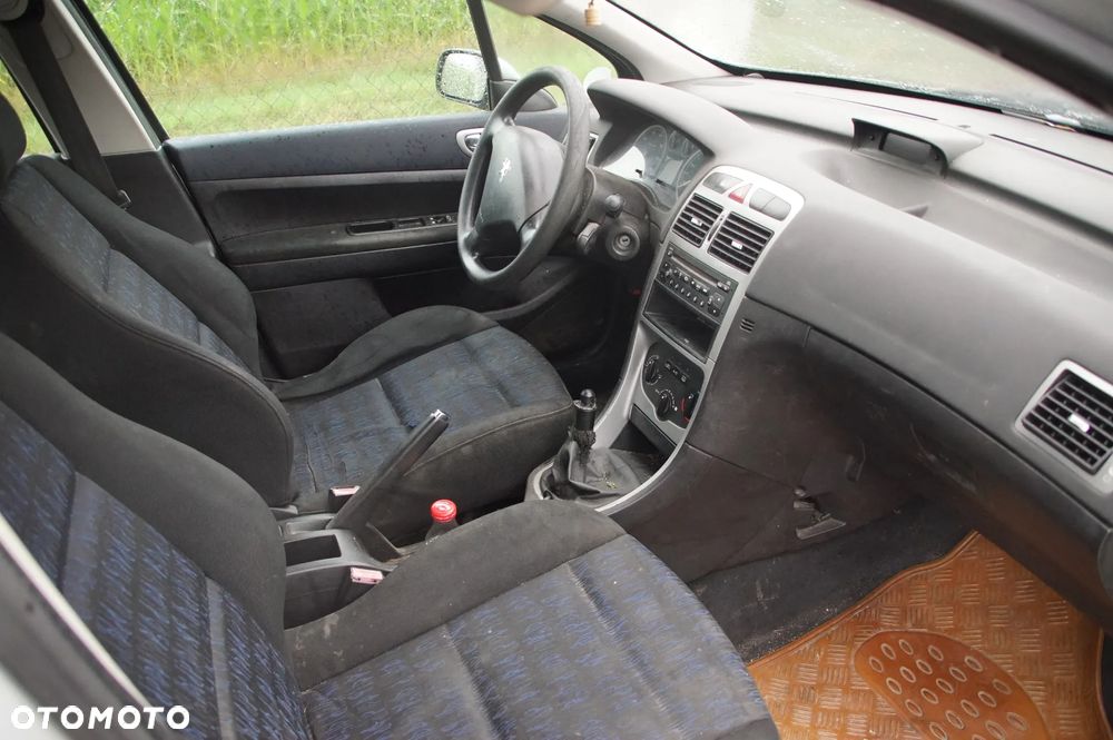 Auto na części - Peugeot 307 Lift 1.4 8V 75 KM TU3 20CQ15 EZR 2004R Silnik Skrzynia Drzwi Lusterko Szyba Maska Lampa Klapa Deska Kokpit Sterownik Moduł Licznik - 14