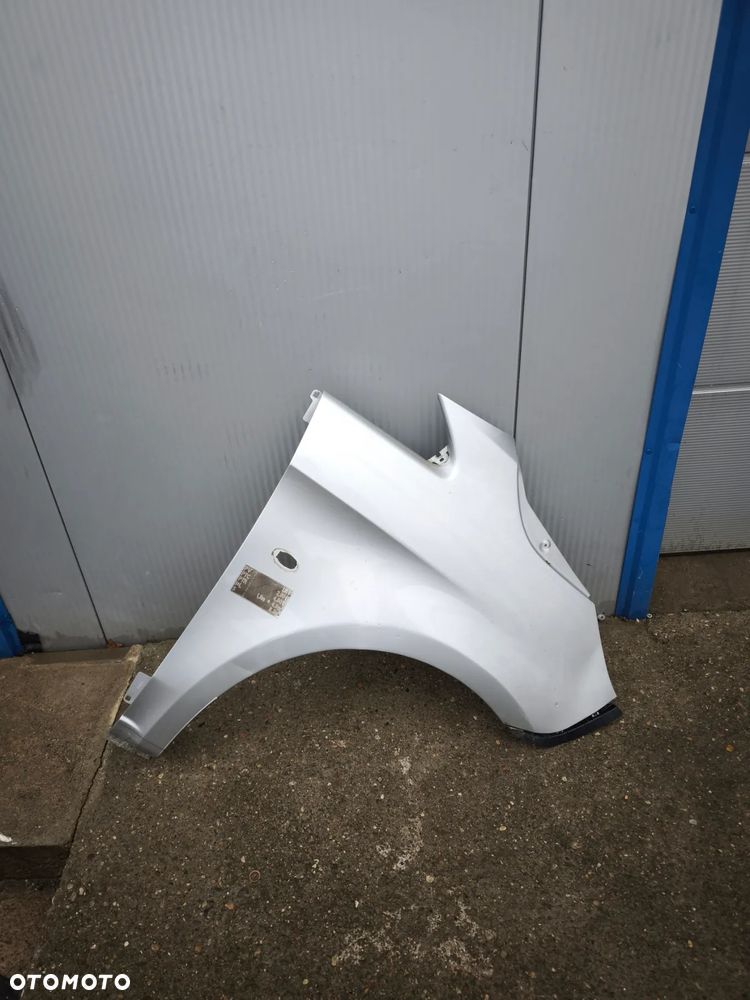 Błotnik prawy MB Vito w447 2014- srebrny - 1