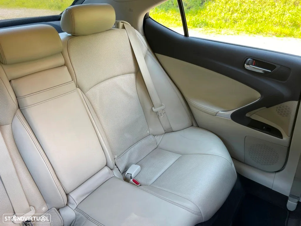 Lexus IS 220 d Sport 58 - 47