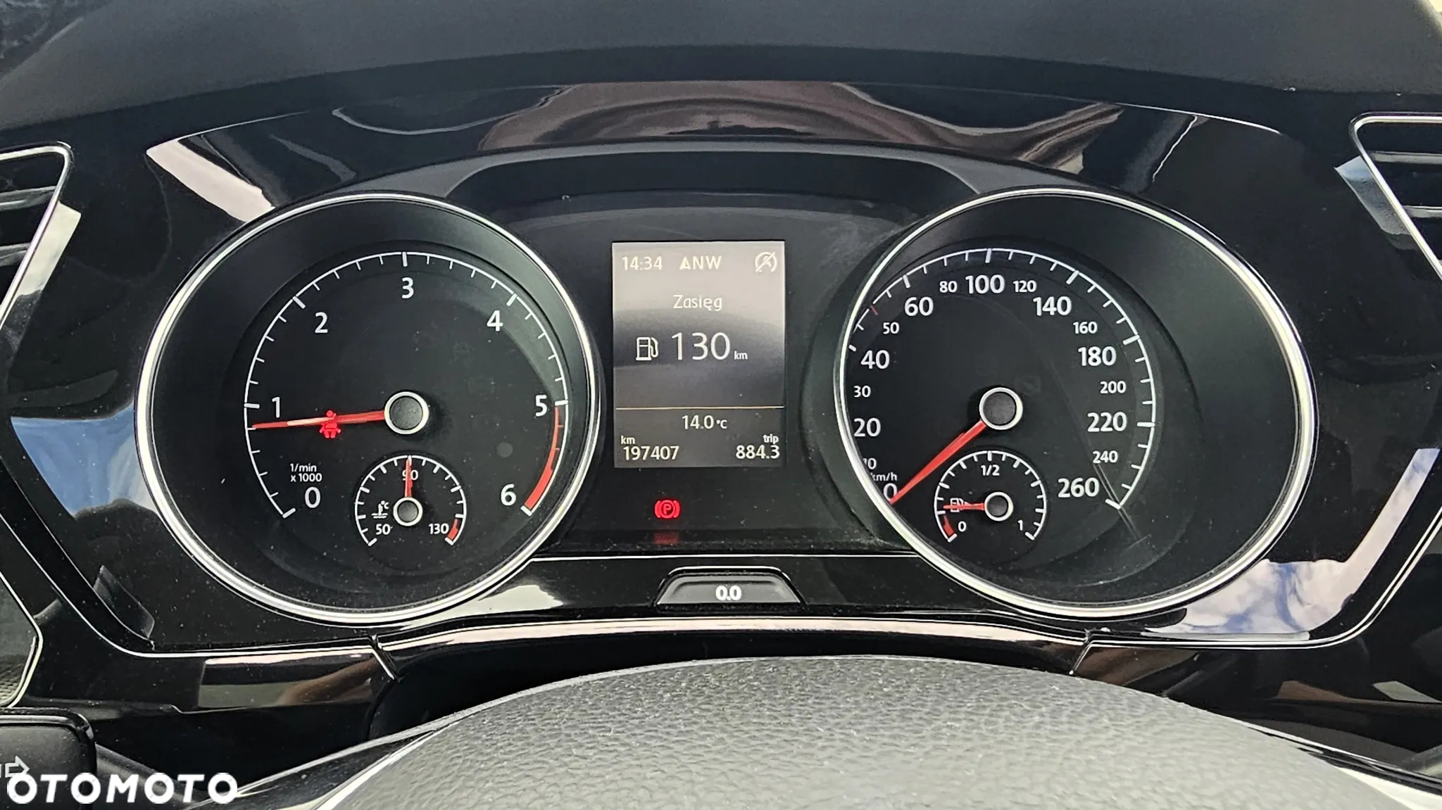Volkswagen Touran 2.0 TDI BMT Highline - 24