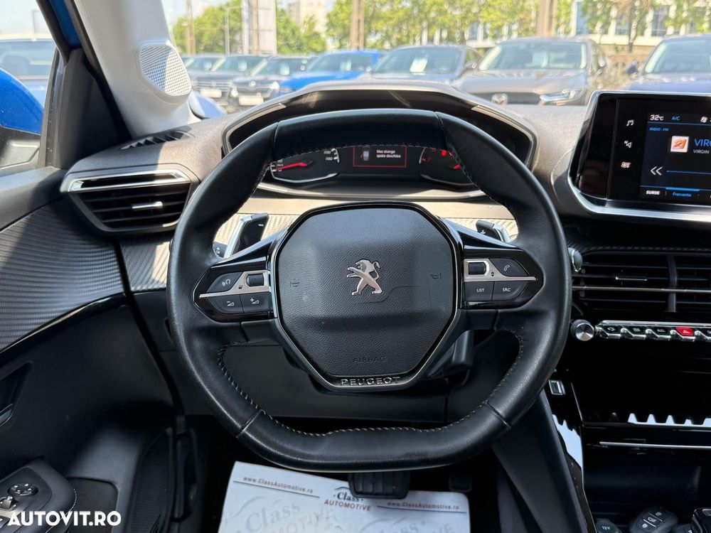Peugeot 208 - 11
