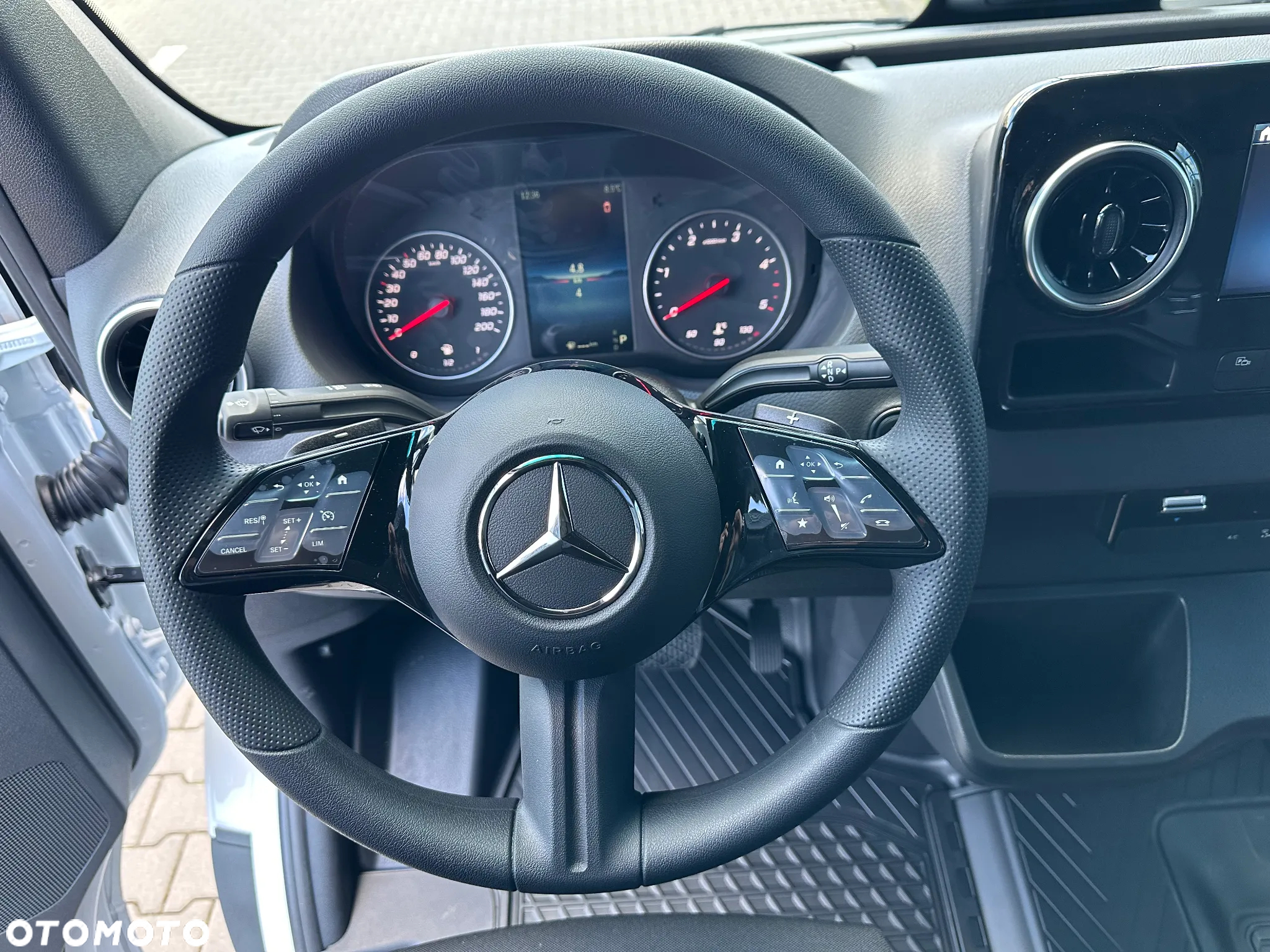 Mercedes-Benz Sprinter 317 CDI Furgon PRO długi 4325 mm L3H2 - 23