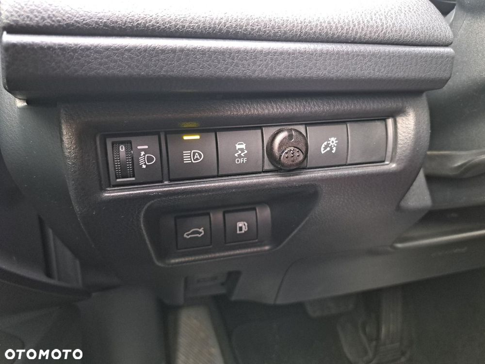 Toyota Camry - 16