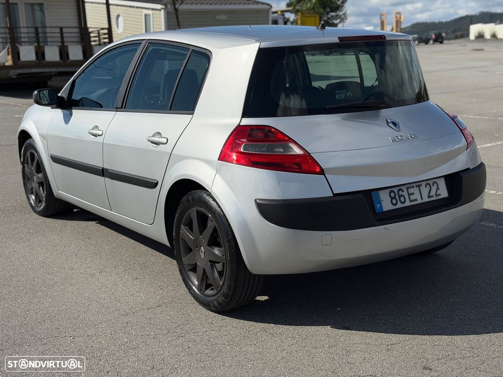 Renault Mégane 1.5 dCi Dynamique Luxe - 4