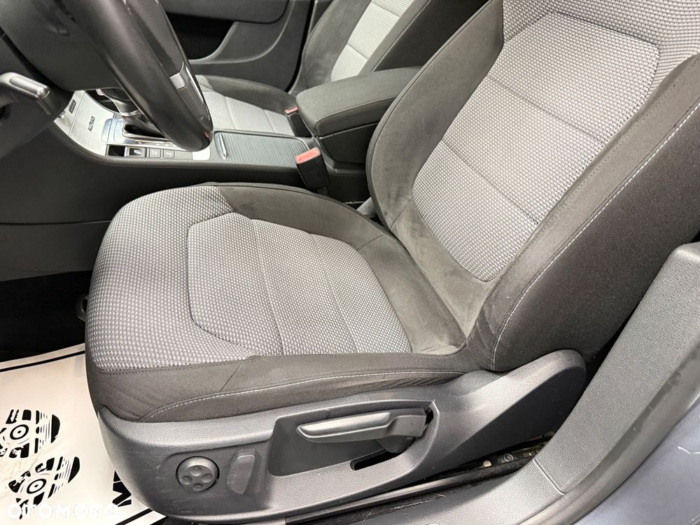 Volkswagen Passat Alltrack - 19