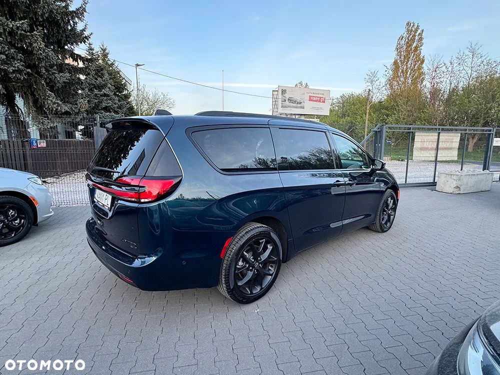 Chrysler Pacifica - 17