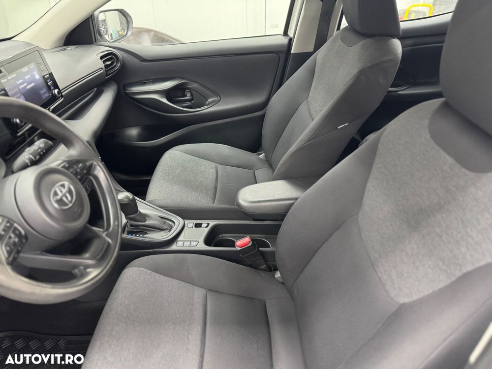 Toyota Yaris 1.5 VVT-i HSD Active - 11