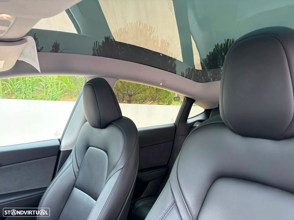 Tesla Model Y Standard - 4