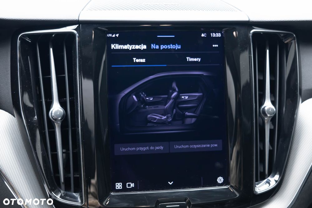 Volvo XC 60 T6 Plug-In Hybrid AWD Plus Black Edition - 25