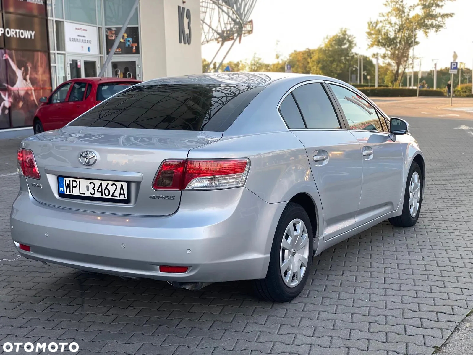 Toyota Avensis 1.6 - 6
