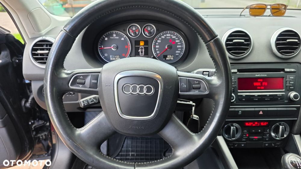 Audi A3 3-drzwiowe 1.6 TDI DPF Attraction - 29