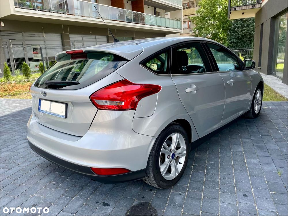 Ford Focus 1.6 Gold X - 23