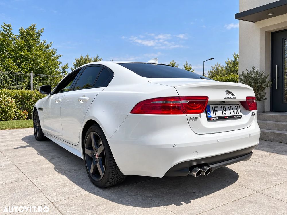 Jaguar XE 2.0 AWD R-Sport - 8