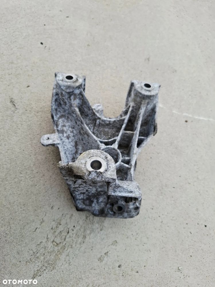 Łapa Podpora Silnika Prawa VW Phaeton 4.2 B V8 3D0199308AJ - 4