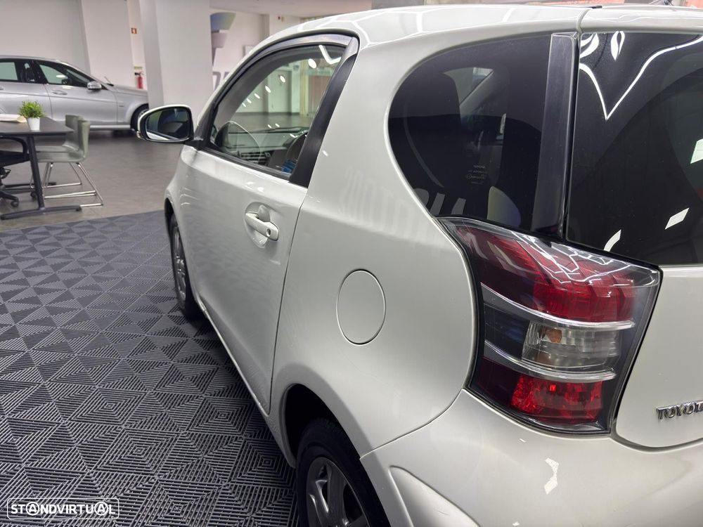 Toyota iQ 1.0 VVT-i Essential+AC - 7