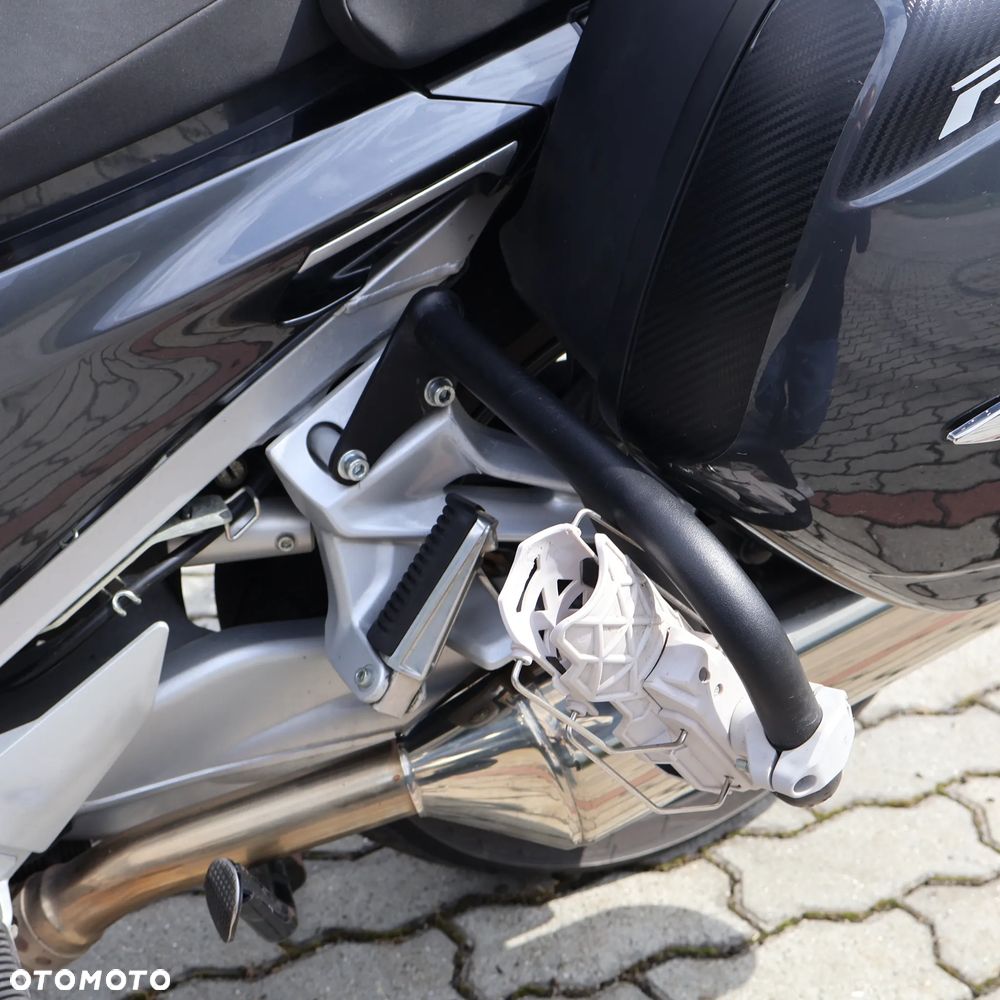 Yamaha FJR - 23