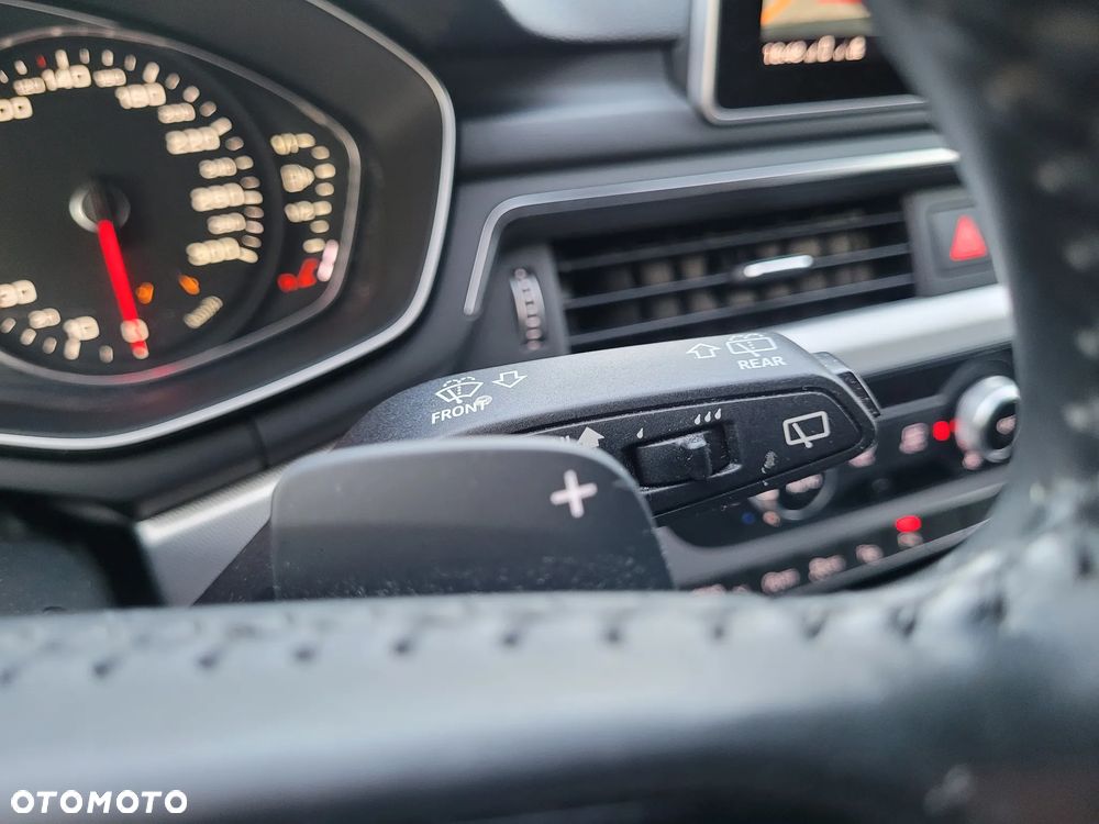 Audi A4 Avant 2.0 TDI S tronic quattro - 28