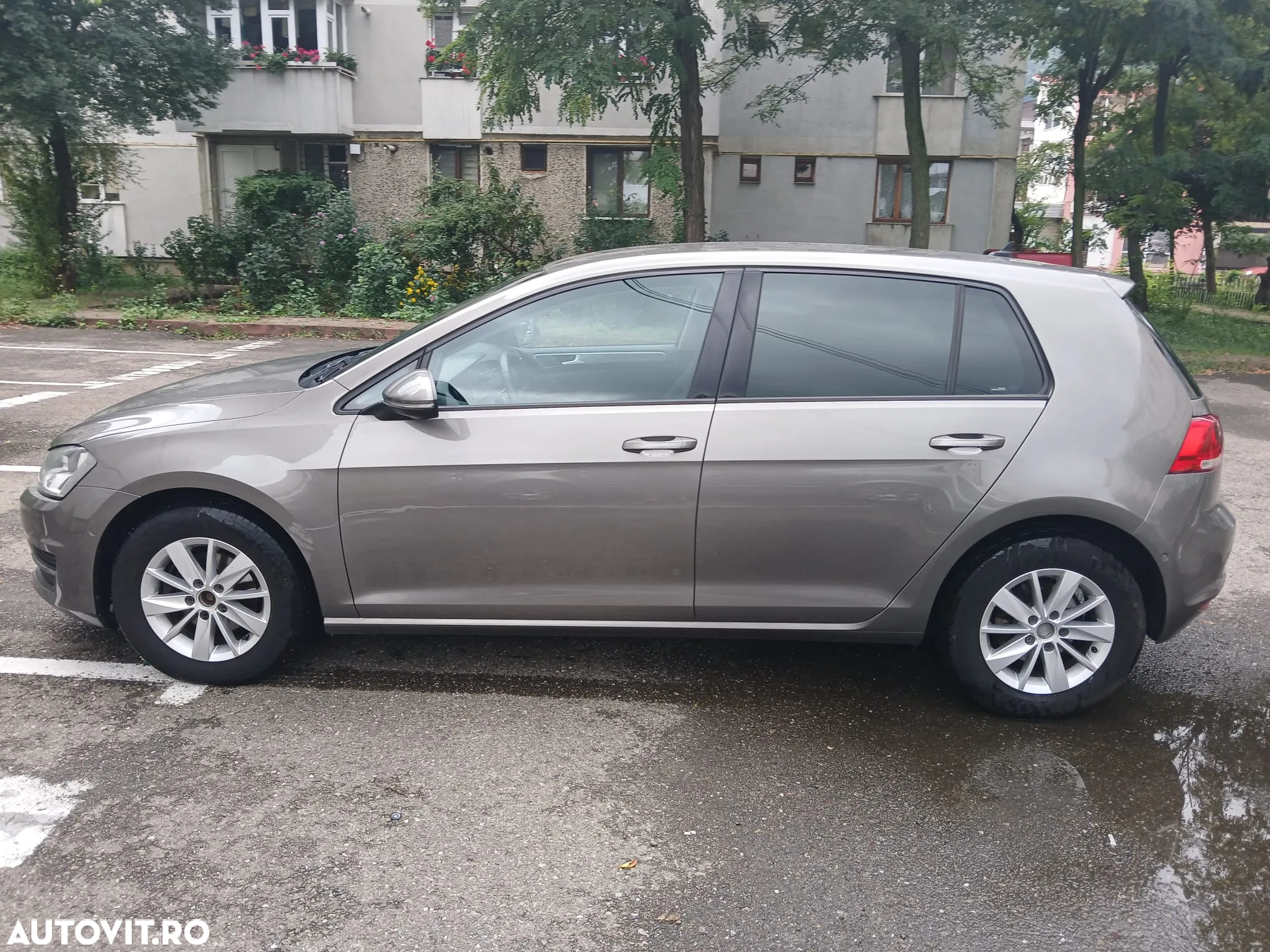 Volkswagen Golf 1.6 TDI DPF BlueMotion Technology Comfortline - 3