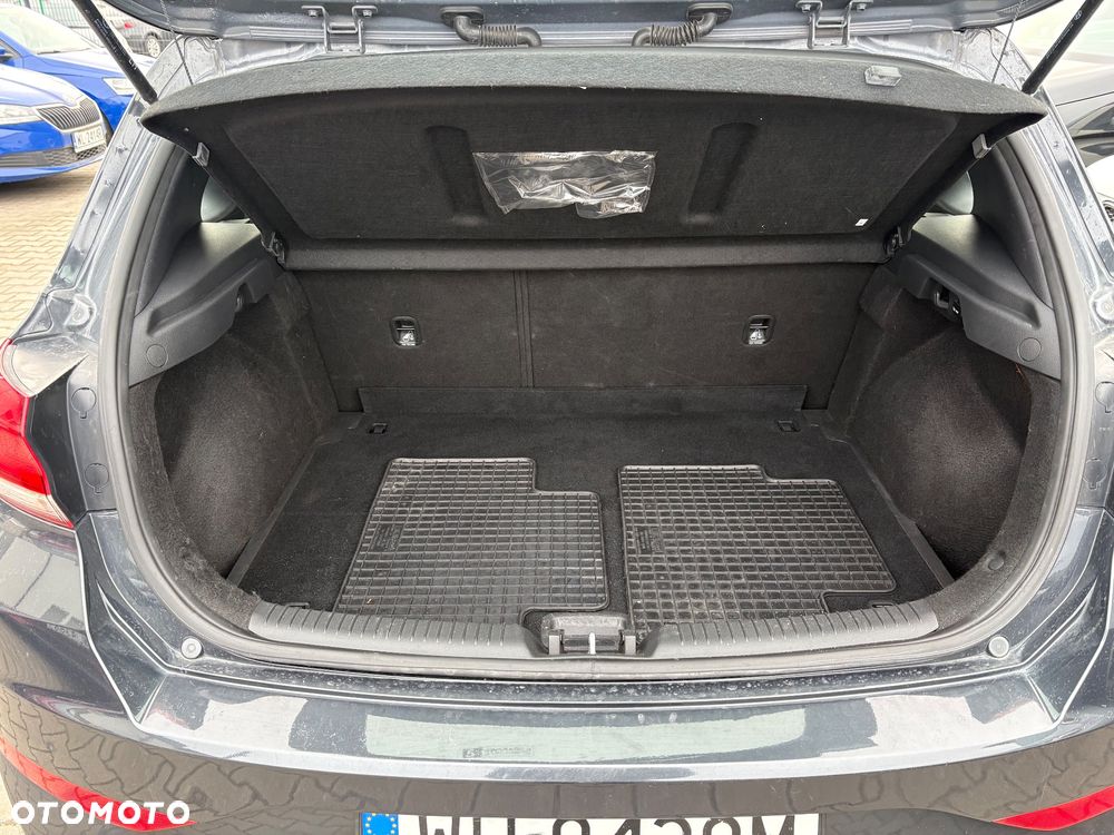 Hyundai i30 1.5 DPI Classic + - 27