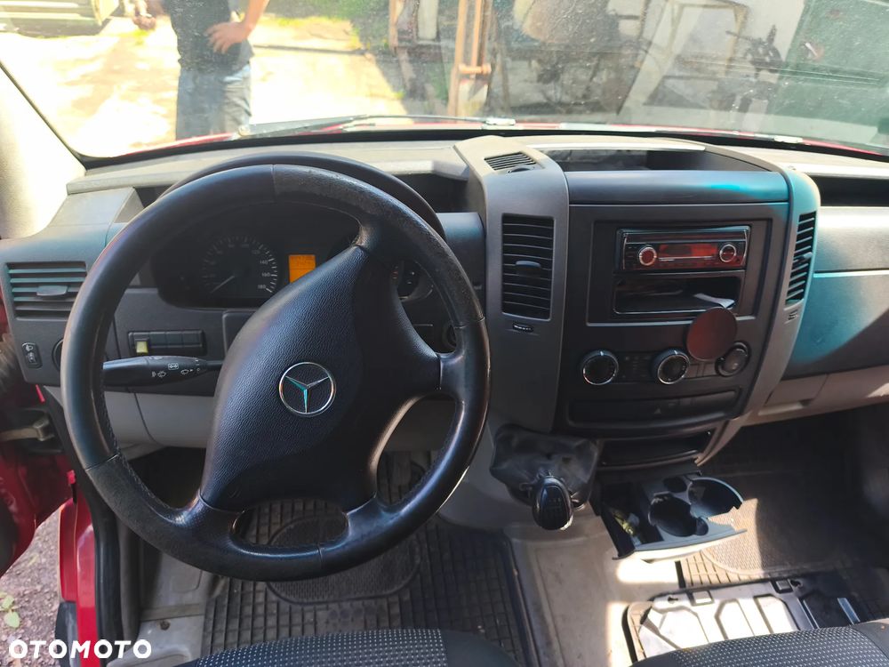 Mercedes-Benz Sprinter - 11