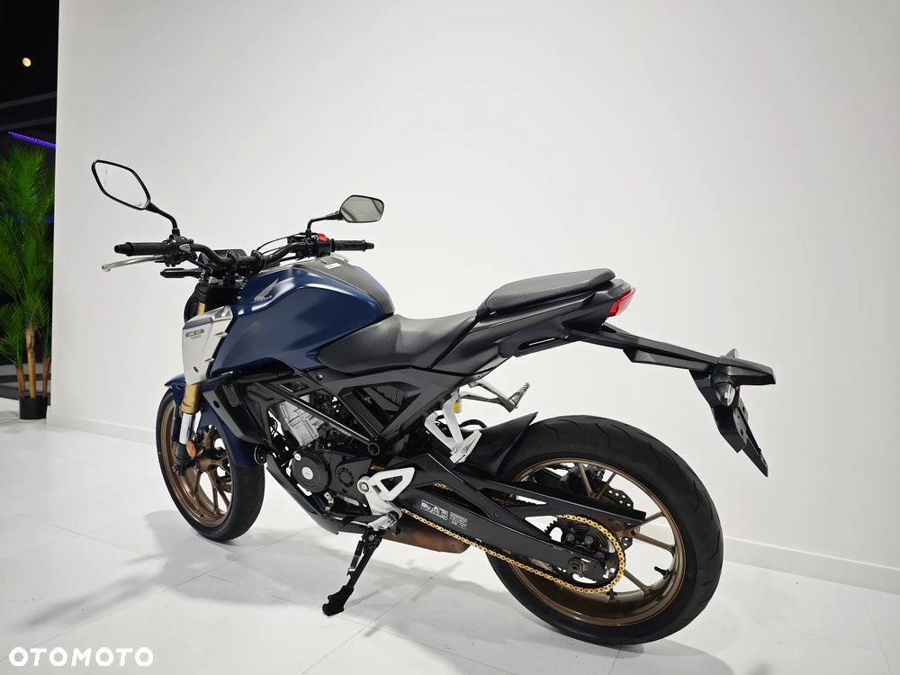 Honda CB - 12