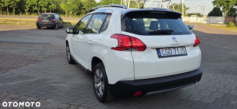 Peugeot 2008 1.2 VTi Allure - 28