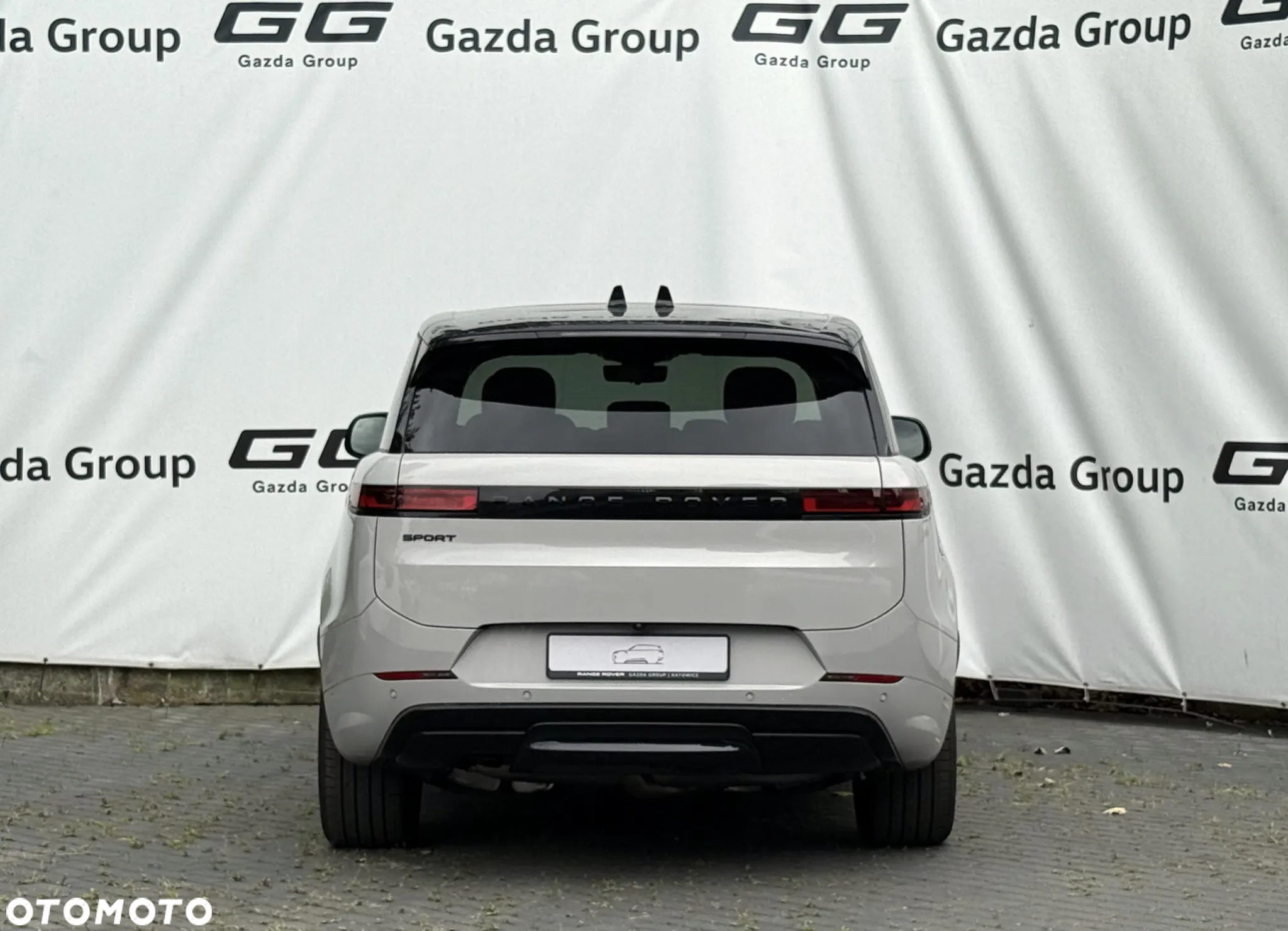 Land Rover Range Rover Sport D350 Autobiography - 11