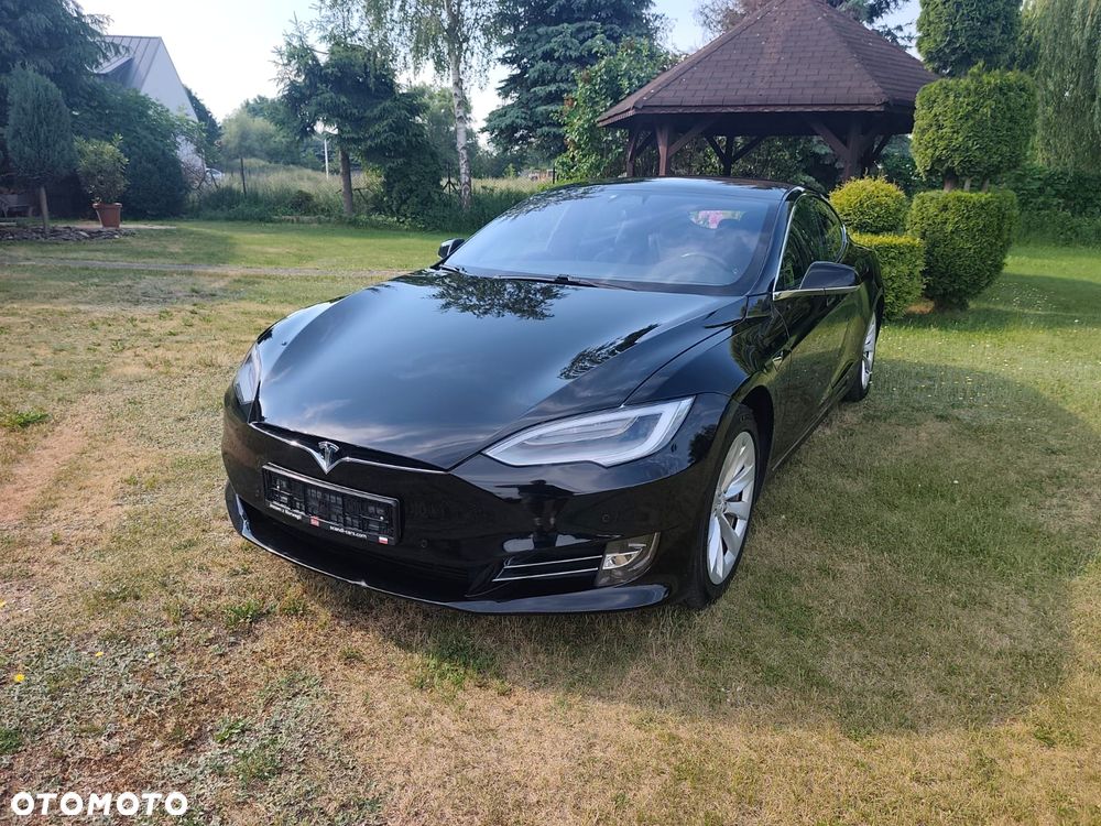 Tesla Model S - 10