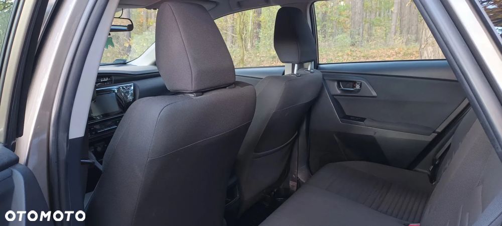 Toyota Auris 1.6 Premium - 10