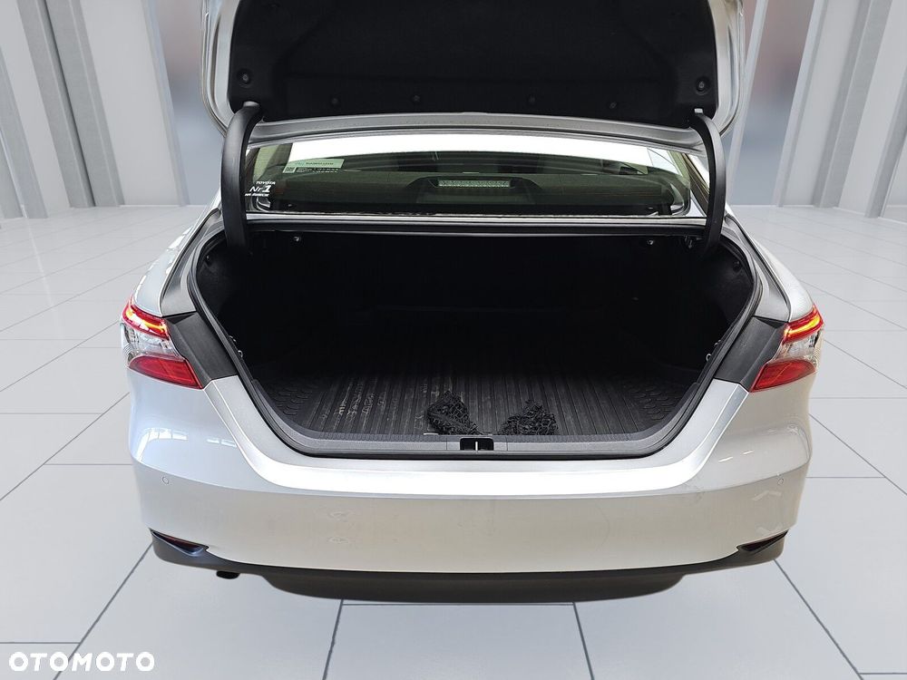 Toyota Camry 2.5 Hybrid Comfort CVT - 18