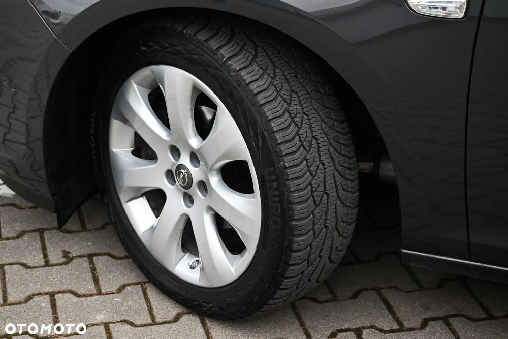 Opel Astra ver-1-4-turbo-cosmo - 19