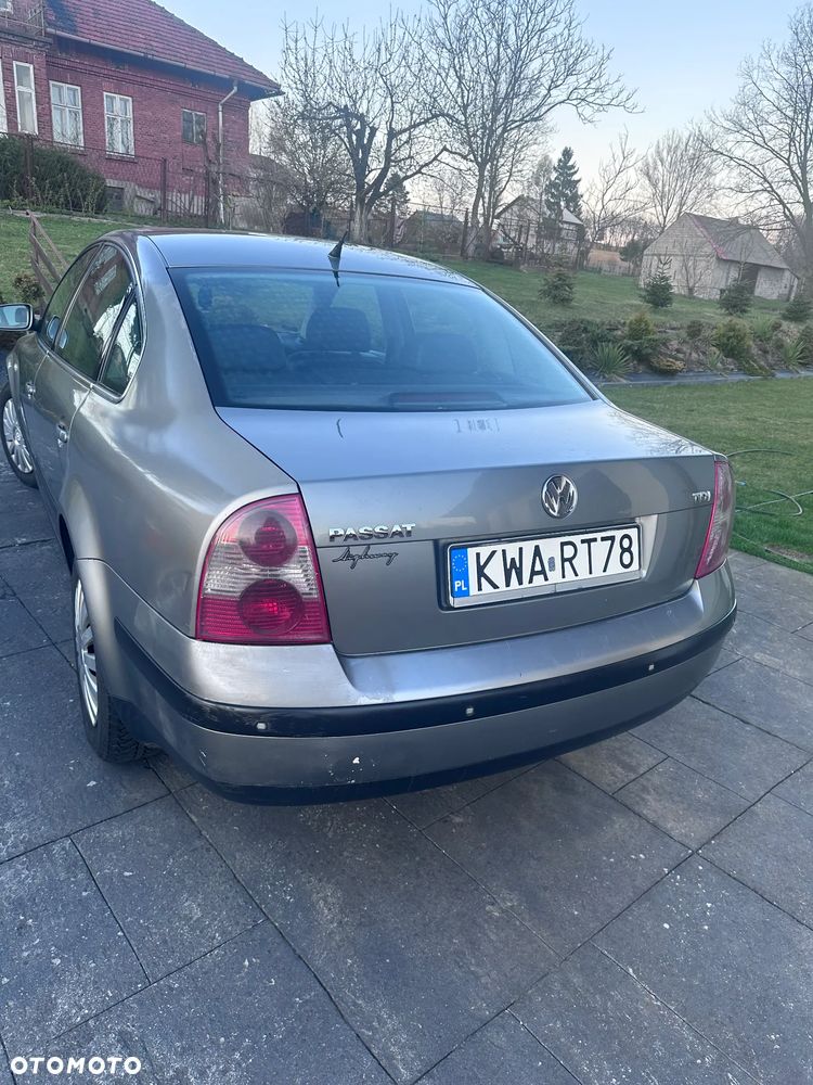 Volkswagen Passat 1.9 TDI Exclusive - 5
