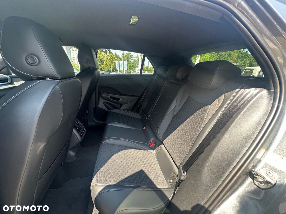 Volkswagen T-Roc 1.5 eTSI R-Line DSG - 25