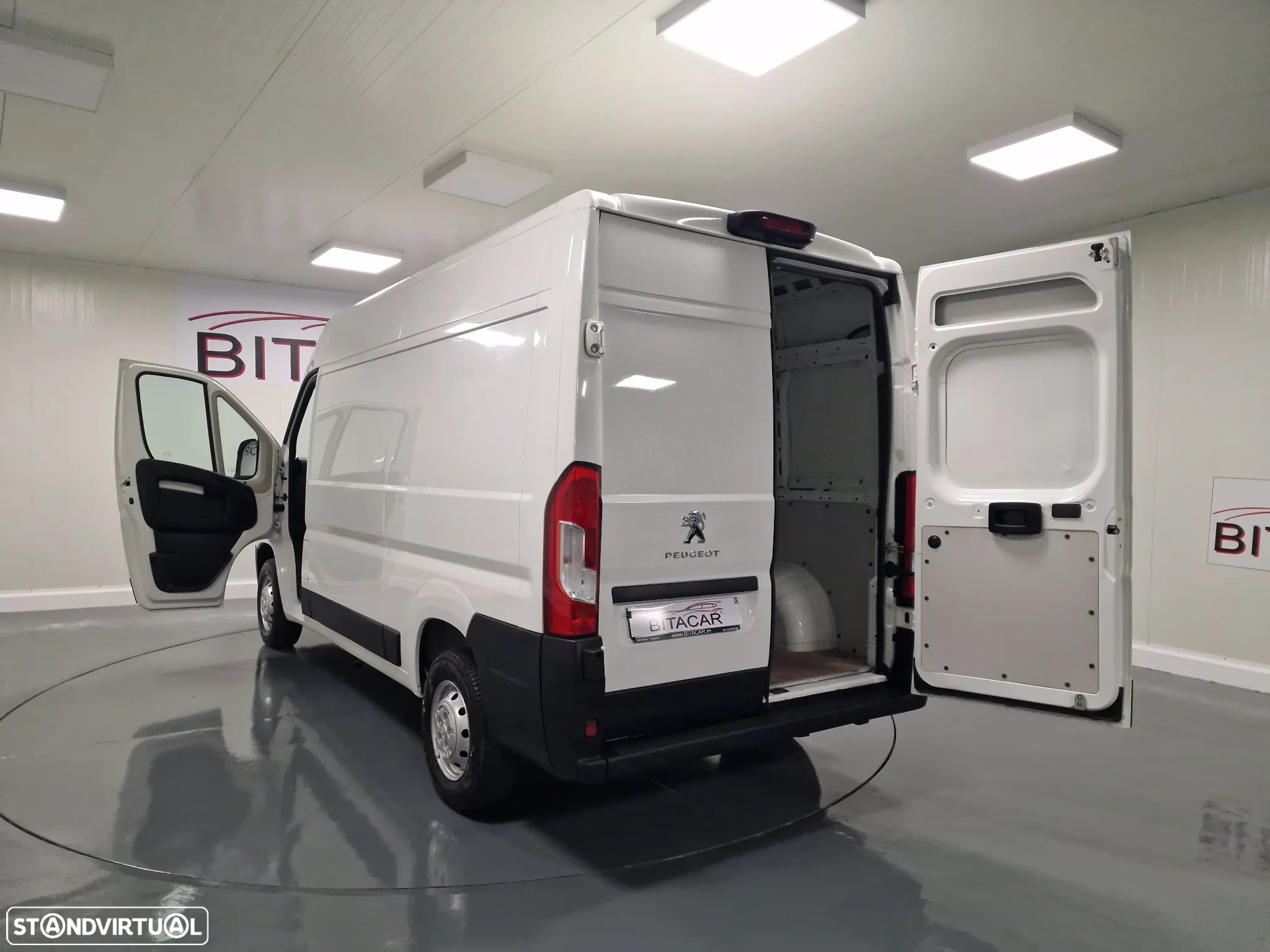 Peugeot BOXER 2.2 BLUEHDi 335 L2H2 Pro GPS CAM. TRASEIRA IVA DEDUTIVEL - 12