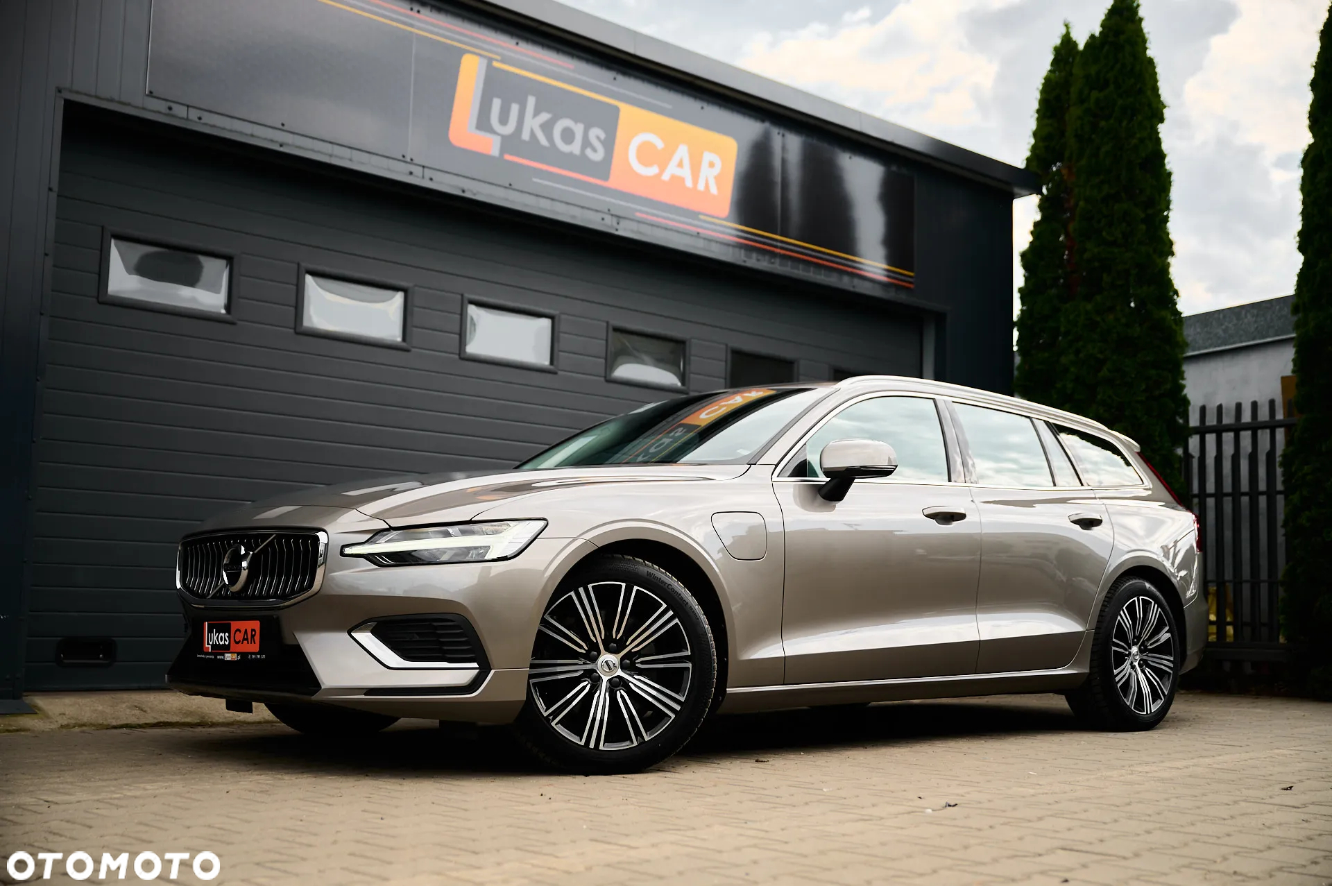 Volvo V60 T6 AWD Plug-In Hybrid Inscription Expression - 3