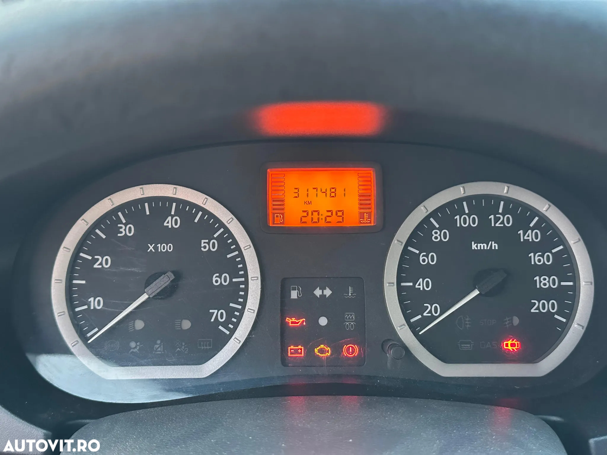Dacia Logan 1.6 16V Laureate - 8