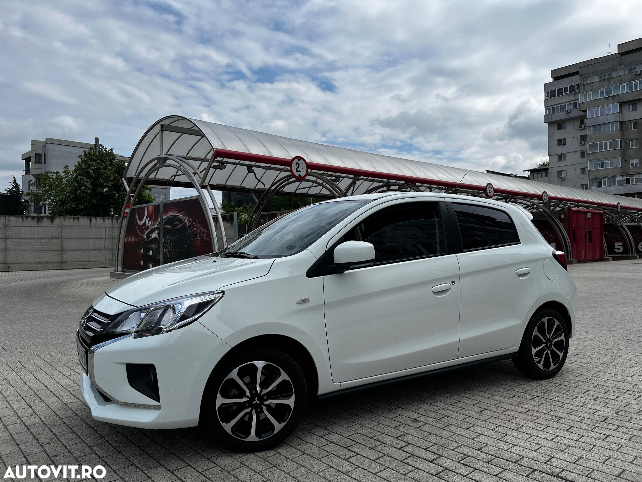 Mitsubishi Space Star 1.2 2WD MT Inform - 10