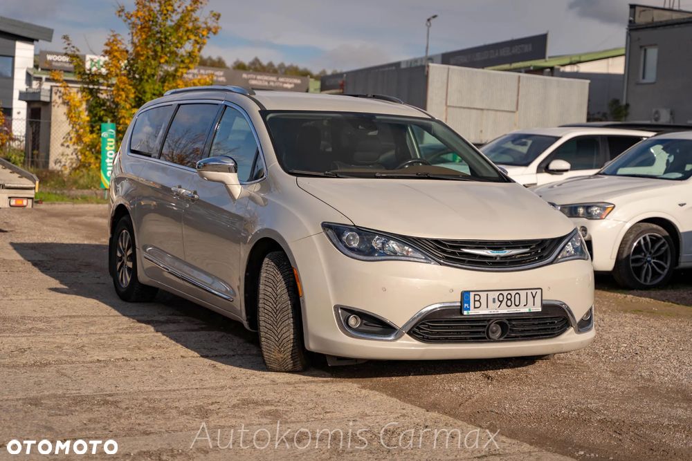 Chrysler Pacifica - 4