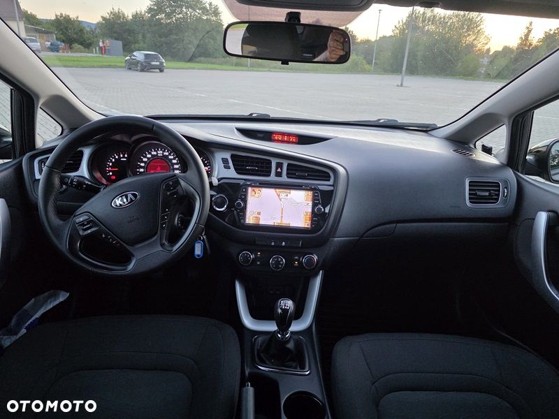 Kia Ceed - 13