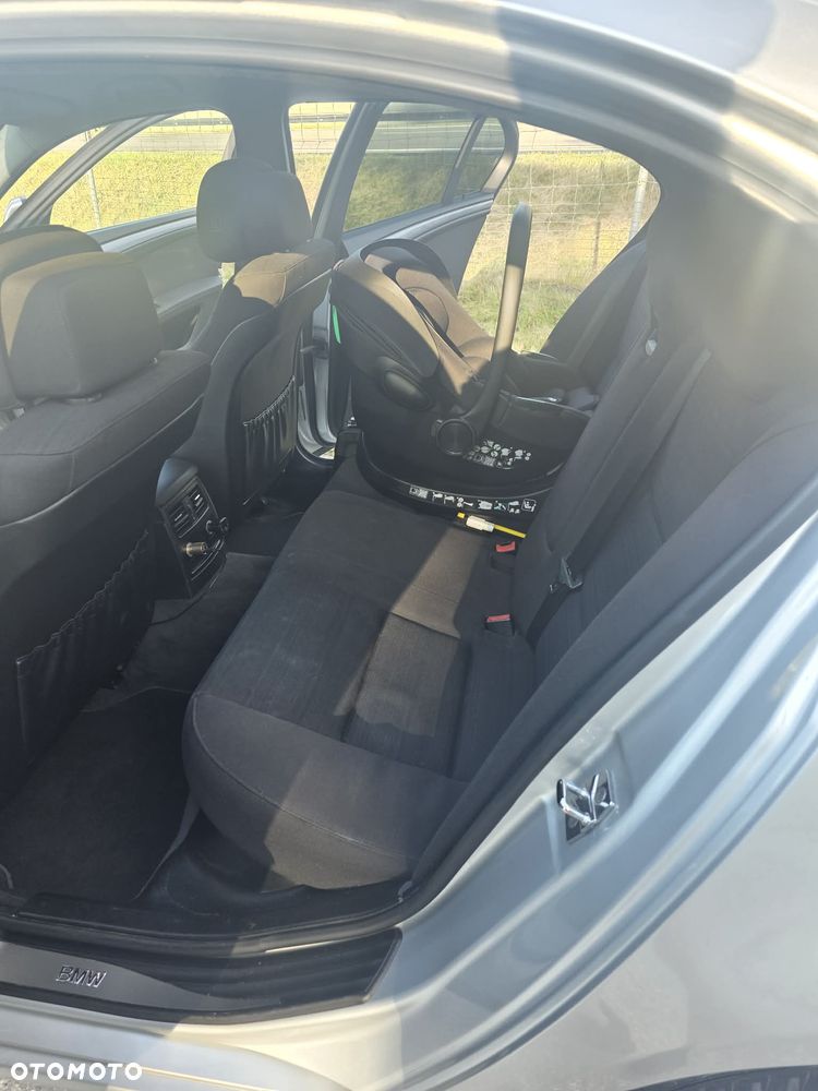 BMW Seria 5 525i - 12