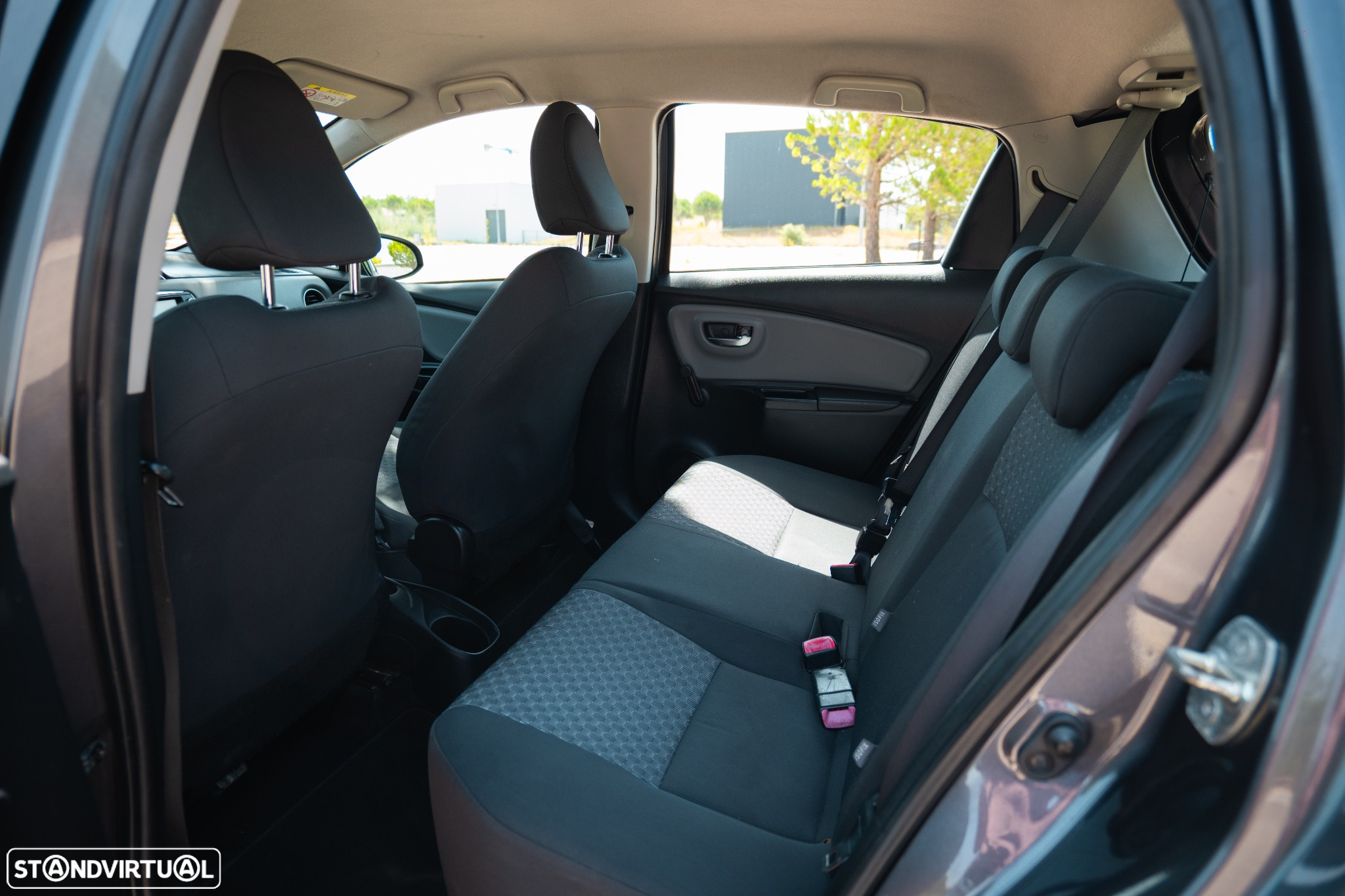 Toyota Yaris 1.0 VVT-i Comfort +PS Style +P.Techno - 23
