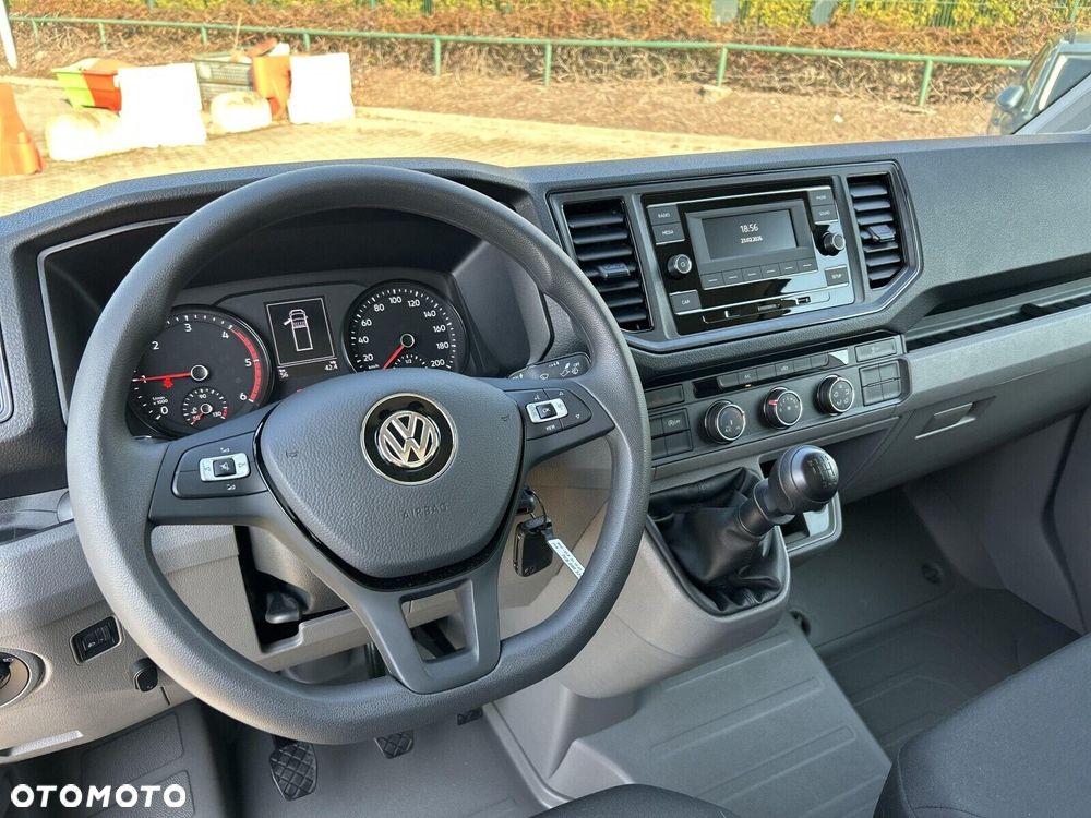Volkswagen Crafter Crafter 35 Podwozie z pojedynczą kabiną silnik: 2,0 l TDI EURO VI-e SCR 103 kW / skrzynia biegów: Przedni napęd manualna 6-biegowa rozstaw osi: 4490 mm - 14