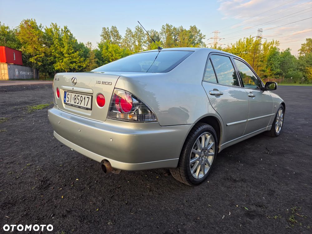 Lexus IS 200 Prestige - 17