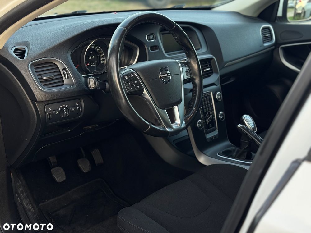 Volvo V40 D2 - 14