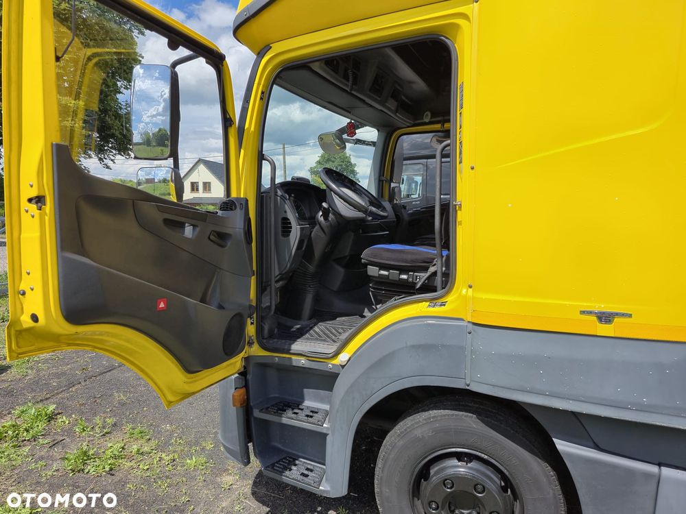 Mercedes-Benz atego - 11