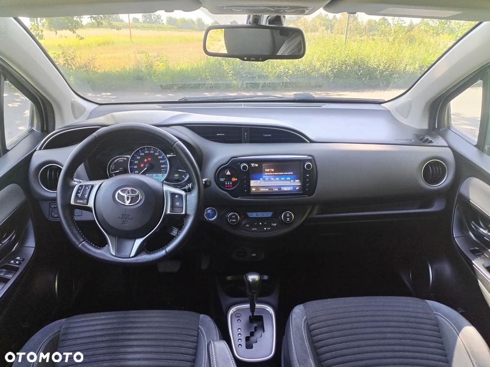 Toyota Yaris 1.5 VVT-i Comfort mit Design Paket - 17