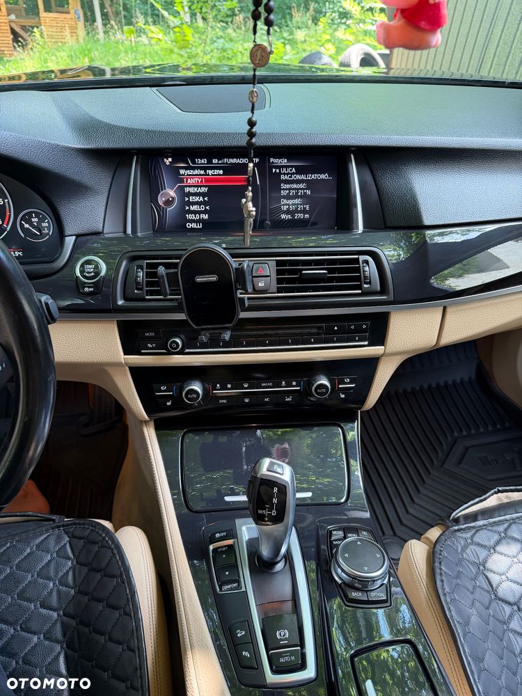 BMW Seria 5 520d xDrive - 11